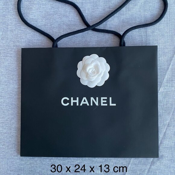 Chanel Shopping Bag + Suede-like Pouch + Cleaning Cloth - 💯 Auth - Picture 2 of 9